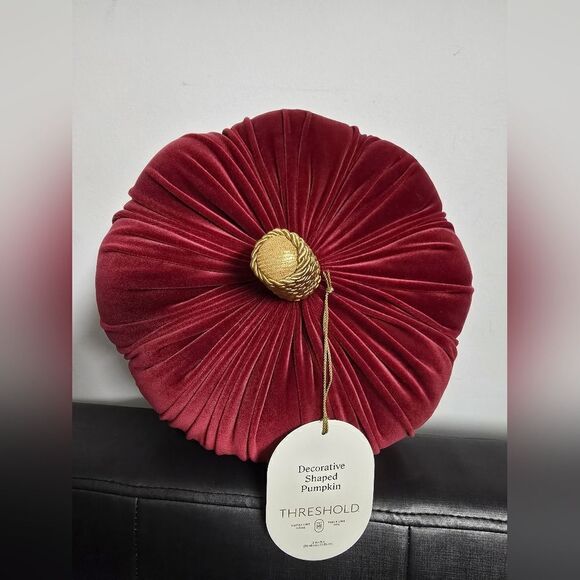 NWT THRESHOLD Halloween Thanksgiving large 16' Shaped Velvet Burgundy Pumpkin - Picture 8 of 10